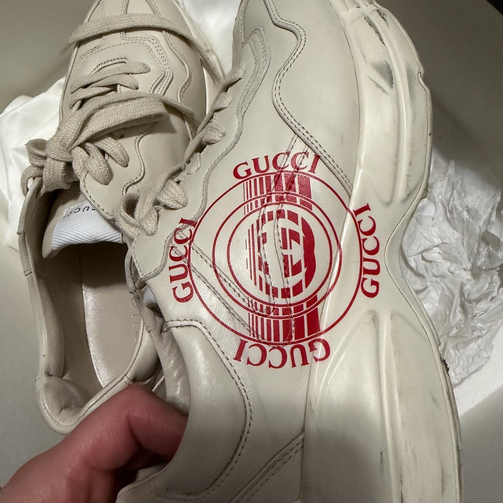 Gucci Rython Off-White Sneakers with Red Logo - Picture 5 of 8